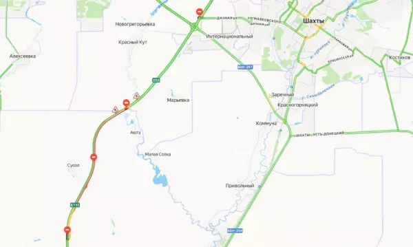 Фото к материалу: Адская пробка из-за дорожных работ парализовала движение на М-4 «Дон» под Шахтами