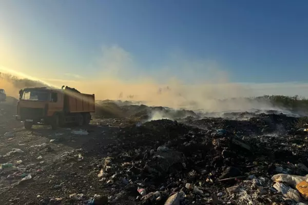 Фото к материалу: В Зернограде зафиксировано тление отходов на мусорном полигоне