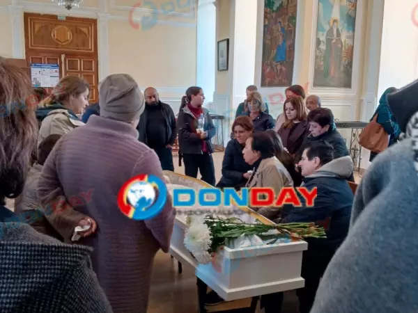 Фото к материалу: Родственнице убитой врача-эндокринолога стало плохо на похоронах в Ростове