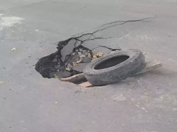 Фото к материалу: В Ростове восстановят ямы на дорогах после аварийных работ за 400 млн рублей