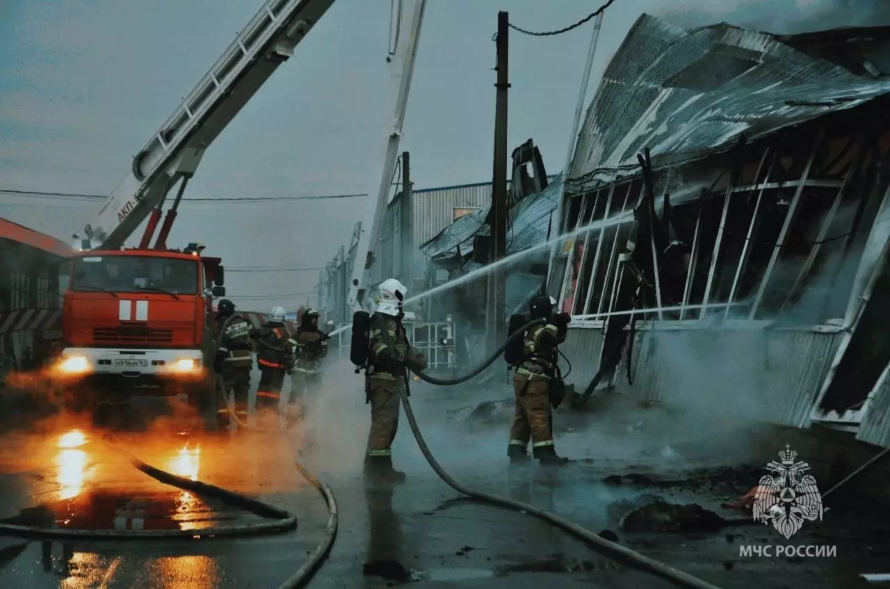 За сутки 22 ноября донские пожарные потушили семь пожаров и спасли одного человека