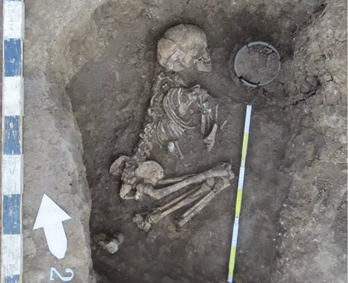 Археологи нашли 39 погребений при раскопках на Суворовском в Ростове