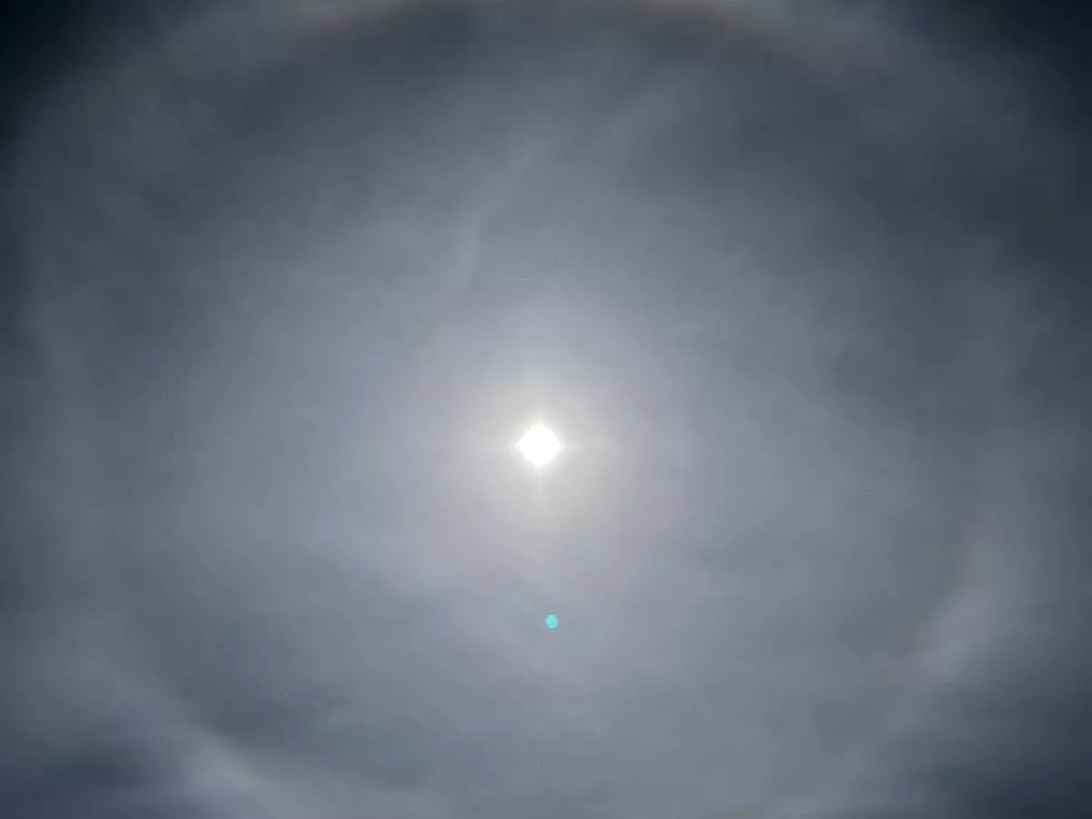 Жители Ростовской области запечатлели лунное гало