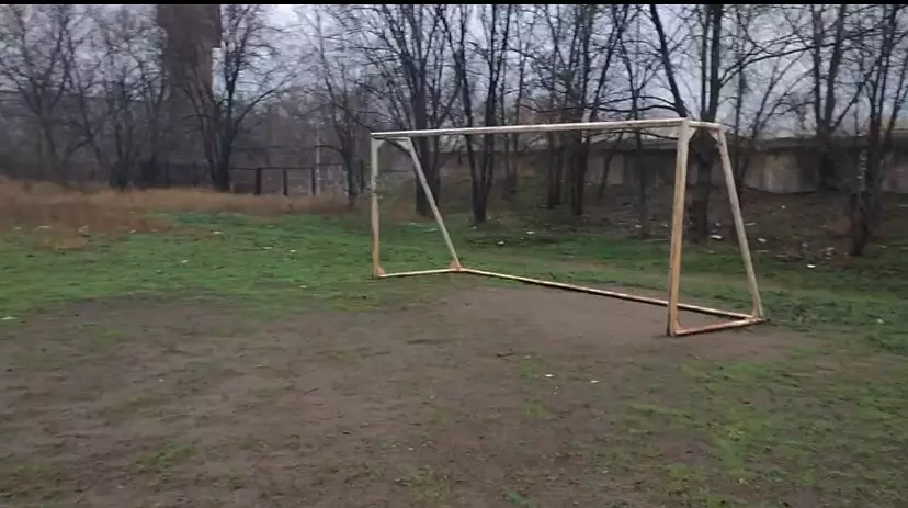 Стадион-призрак: жители Каменска-Шахтинского просят восстановить спортивный объект