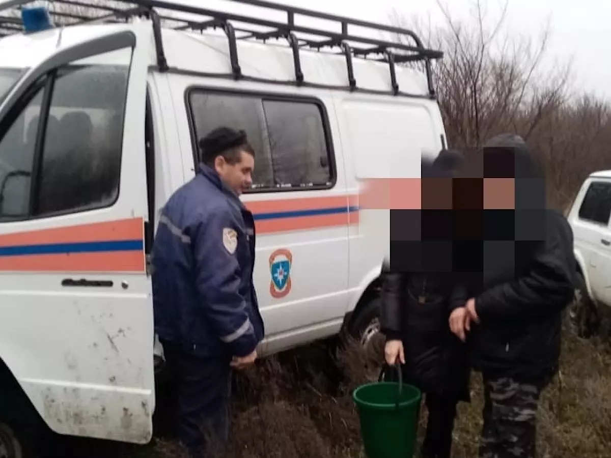 В Ростовской области спасатели помогли заблудившемуся грибнику