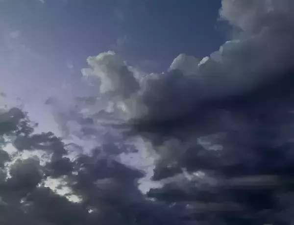 Повреждены два дома, колледж, детский сад: Разрушения после атаки БПЛА В Таганроге