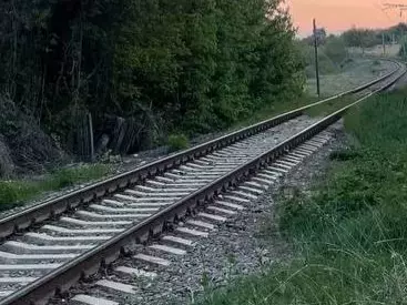 В Аксае Ростовской области грузовой поезд сбил мужчину