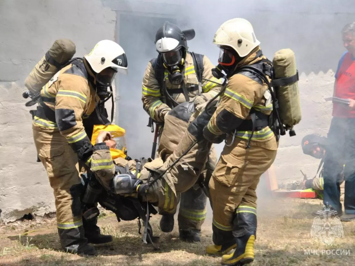 За сутки в Ростовской области потушили 10 пожаров