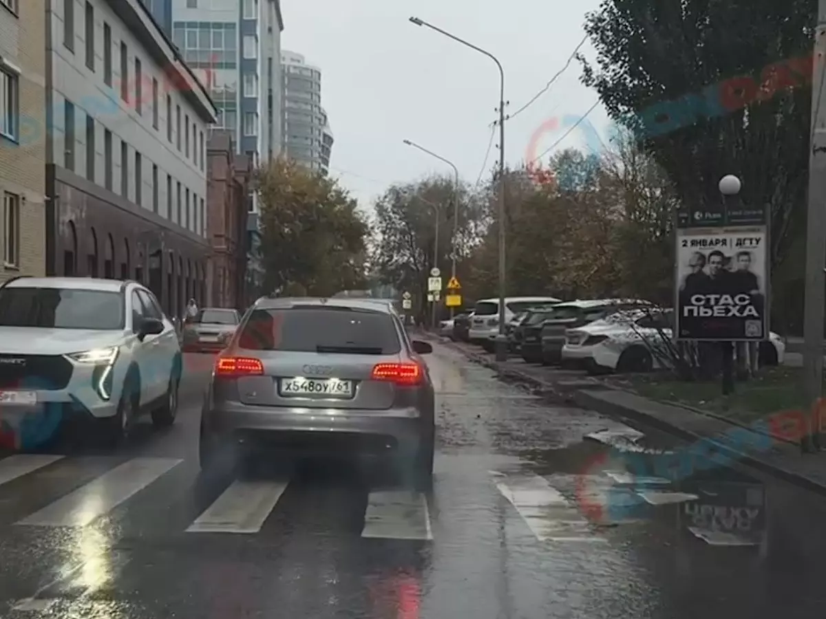 В Ростове улицу Береговую топит нечистотами уже второй день