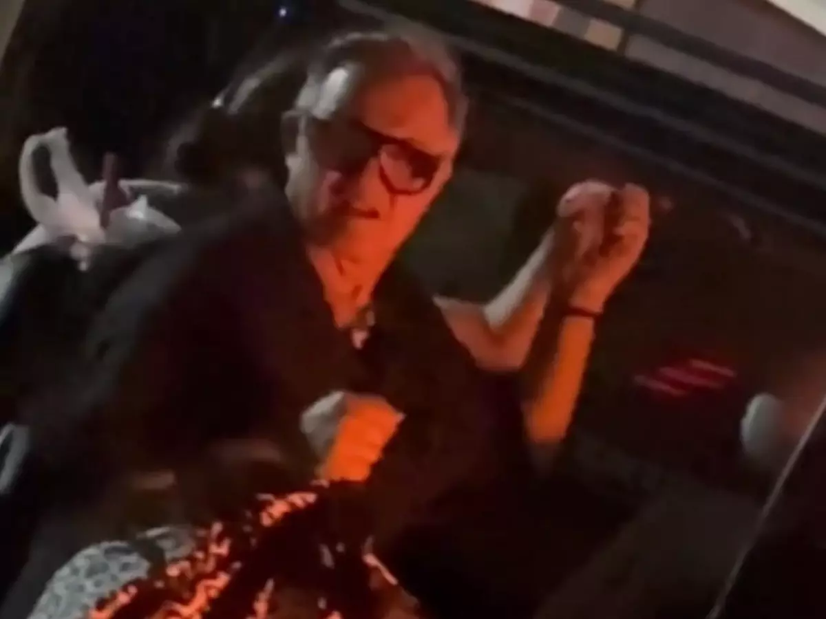 Дмитрия Диброва заметили с расстегнутой ширинкой в объятиях молодой спутницы 