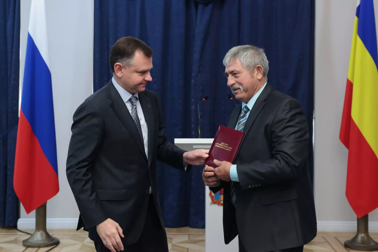 Юрий Слюсарь встретился с работниками дорожно-транспортного комплекса Дона