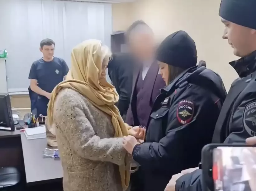 Надели наручники: Владелицу «пыточного рехаба» для подростков арестовали