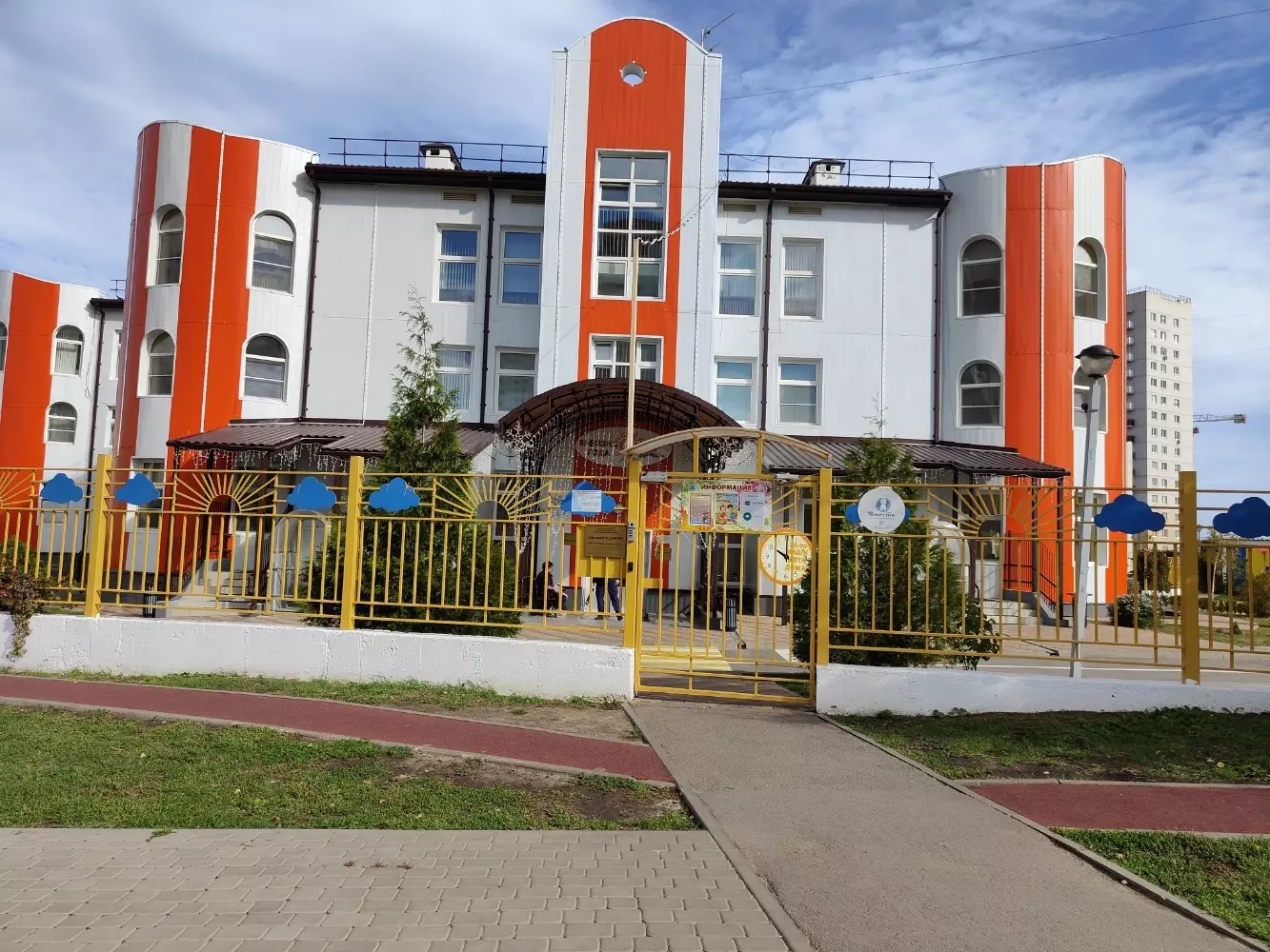 Из-за отключения воды на Суворовском в Ростове перестали работать два детсада