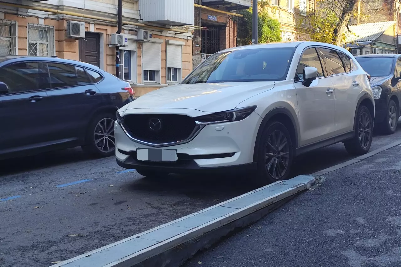 В Ростове под колеса иномарки попал 13-летний мальчик