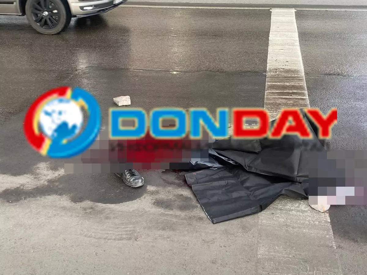 Лужа крови и слетевший ботинок: Кадры с места падения ростовчанина с Ворошиловского моста