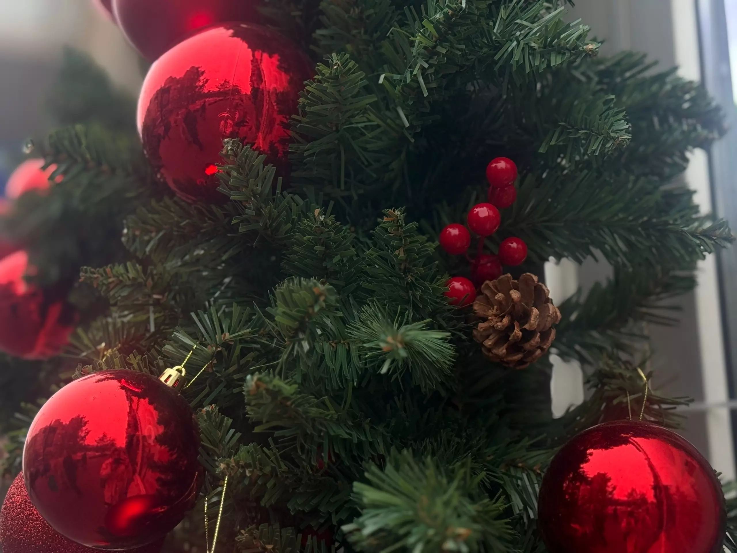 Новогодние украшения для елки обойдутся ростовчанам от пяти тысяч рублей