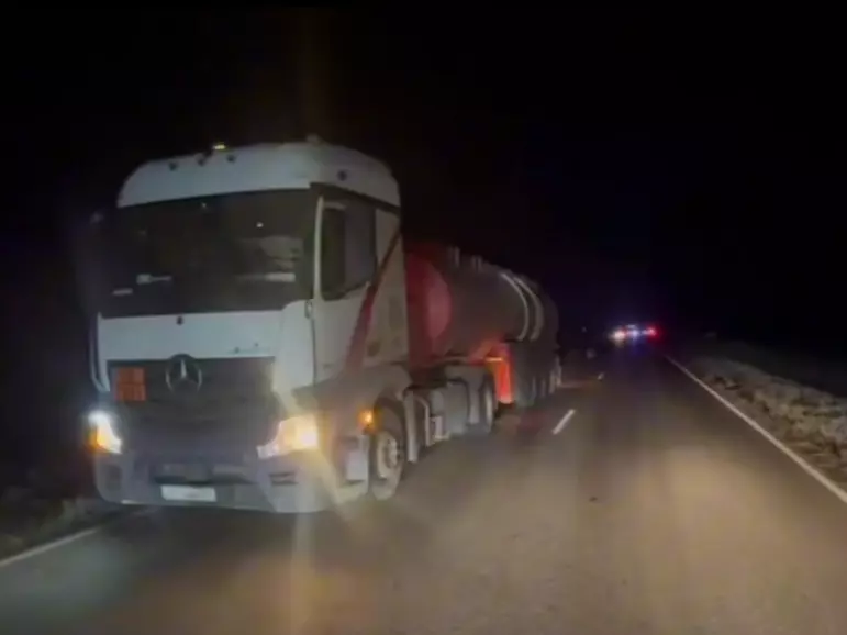 Перебегавшего дорогу пешехода дважды сбили в Ростовской области