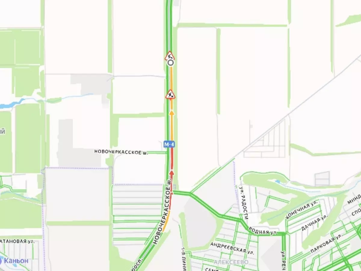 На трассе под Аксаем образовалась пробка из-за ДТП