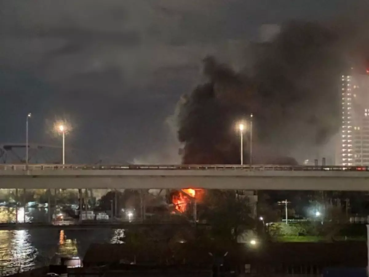 Появились подробности мощного пожара в районе Темерницкого моста в Ростове