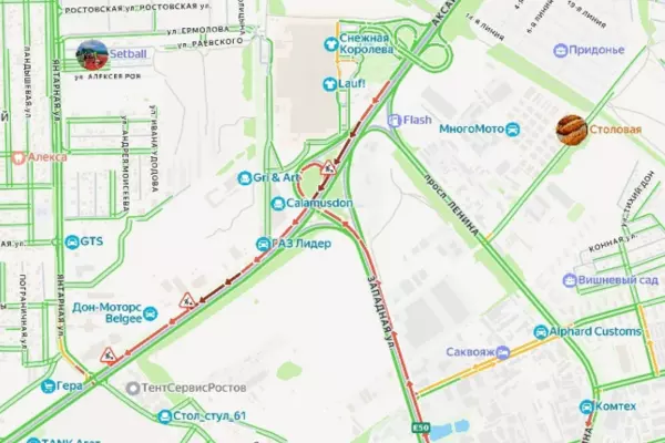 Фото к материалу: Под Ростовом водители стали в глухую пробку из-за ремонтных работ