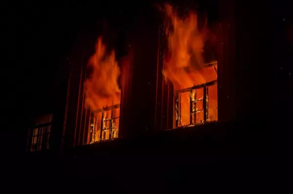 Фото к материалу: Гостевой дом сгорел в хуторе Аксайского района