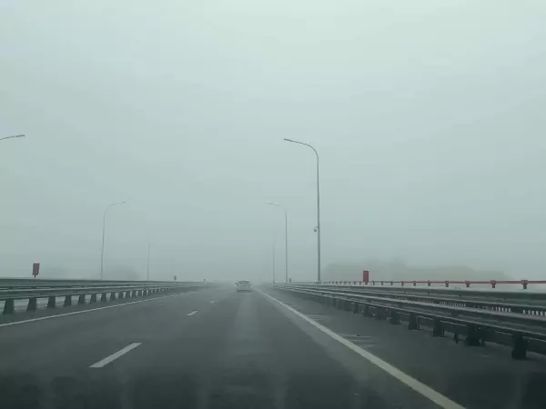 Фото к материалу: Автомобилистов Ростовской области предупреждают о тумане на дорогах