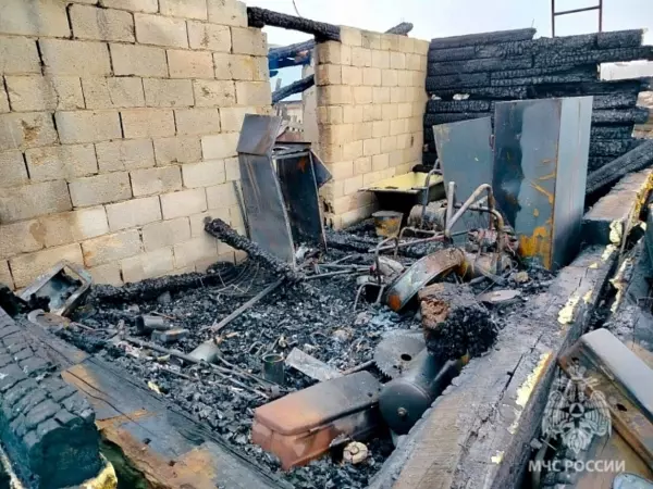 Фото к материалу: В Саратовской области при пожаре в доме погиб 46-летний мужчина