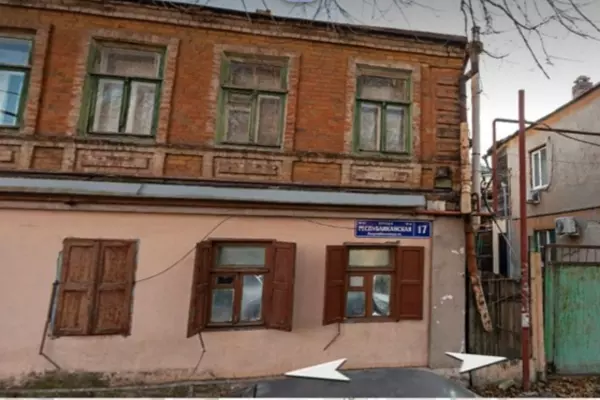 Фото к материалу: В Ростове несколько домов остались без горячей воды и отопления из-за сноса аварийного здания