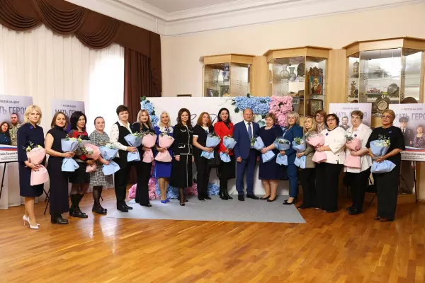 Фото к материалу: Александр Скрябин в преддверии Дня матери встретился с мамами участников СВО