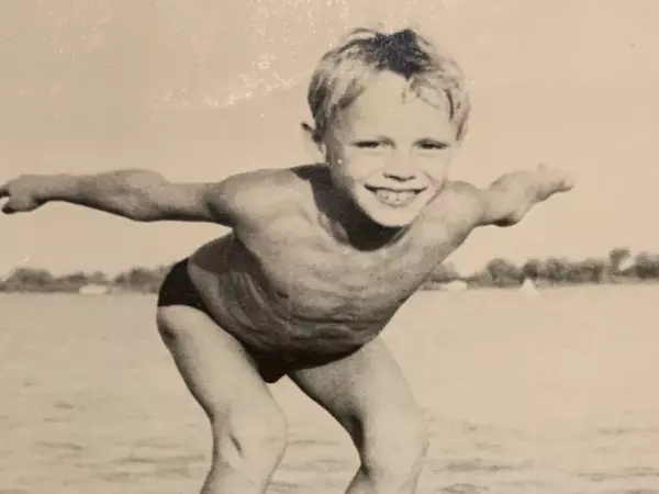 Фото к материалу: Жена Сергея Жигунова показала архивные снимки супруга из детства