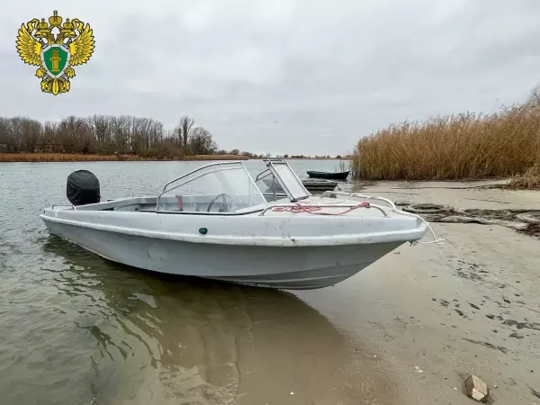 Фото к материалу: Год и три месяца принудительных работ дали водителю лодки, по вине которого в Азове погиб пассажир