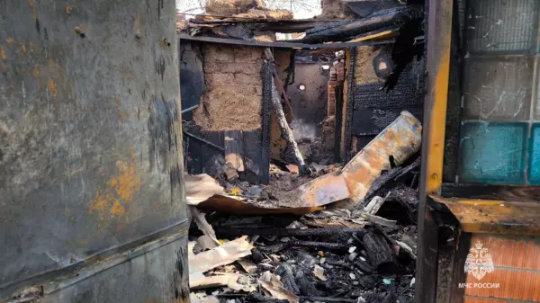 Фото к материалу: Пенсионер получил ожоги из-за пожара, вызванного самодельной печью в Азовском районе