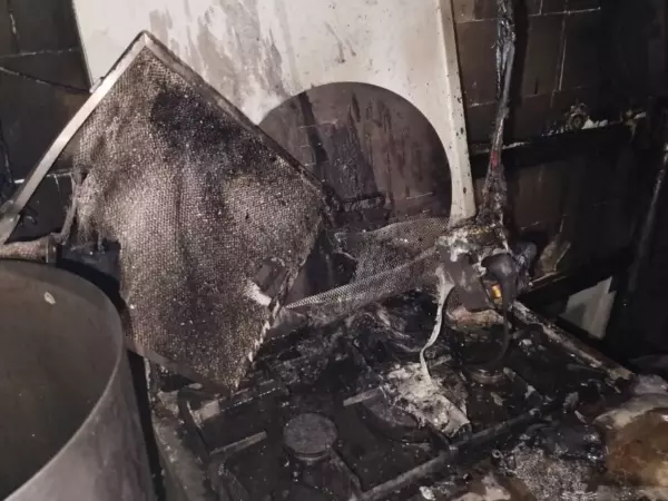 Фото к материалу: В Новочеркасске при пожаре в жилом доме 47-летний мужчина получил ожоги