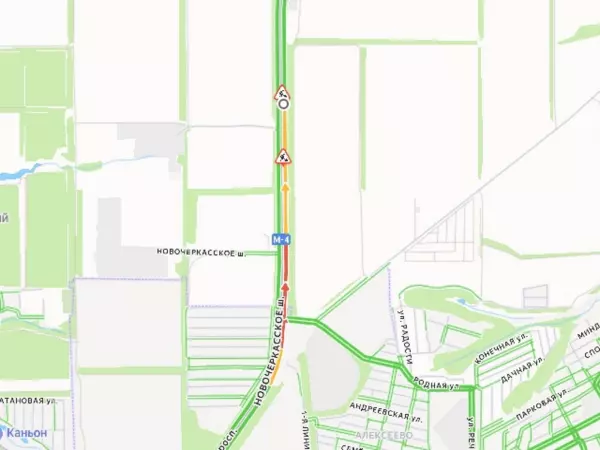 Фото к материалу: На трассе под Аксаем образовалась пробка из-за ДТП