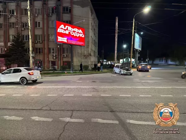 Фото к материалу: Два человека пострадали в жестком массовом ДТП на Вавилова в Ростове