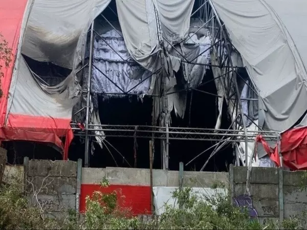 Фото к материалу: Жители Таганрога просят восстановить футбольный манеж «Авангард» после атаки дронов