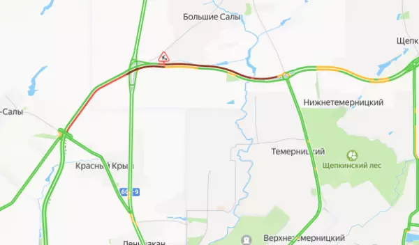 Фото к материалу: Гигантская пробка сковала движение на  Северном обходе Ростова