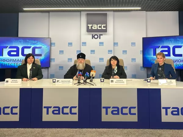 Фото к материалу: Митрополит Меркурий рассказал, зачем нужны разговоры о важном в школах и вузах