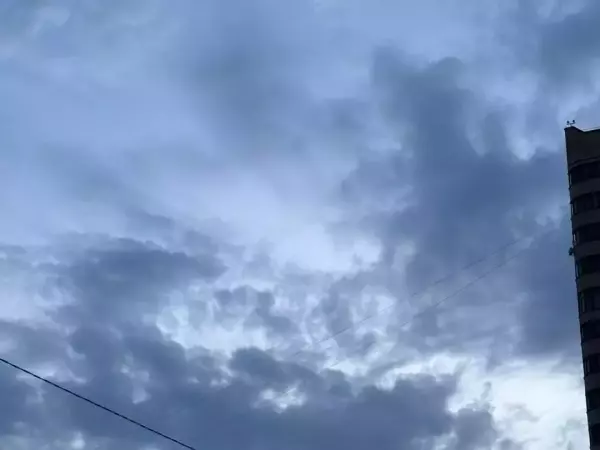 Фото к материалу: Юрий Слюсарь: В Таганроге после атаки БПЛА повреждены жилые дома, цех и авто 