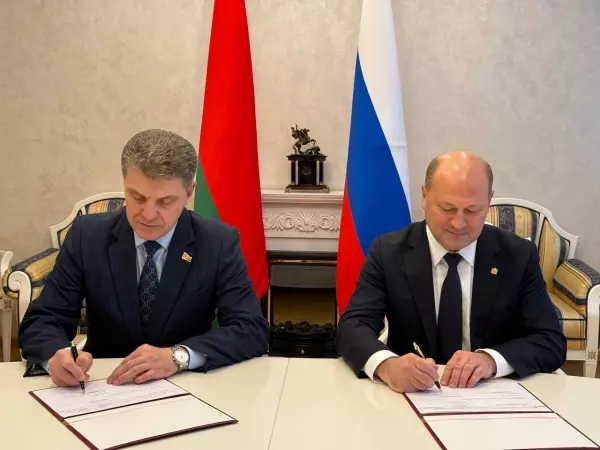 Фото к материалу: Глава Ростова Александр Скрябин встретился в Минске с председателем Минского городского исполнительного комитета Владимиром Кухоревым