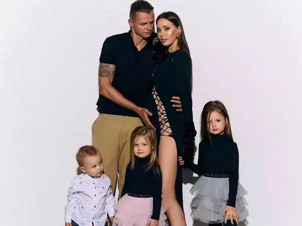 Анастасию Костенко и Дмитрия Тарасова преследует анонимный сталкер