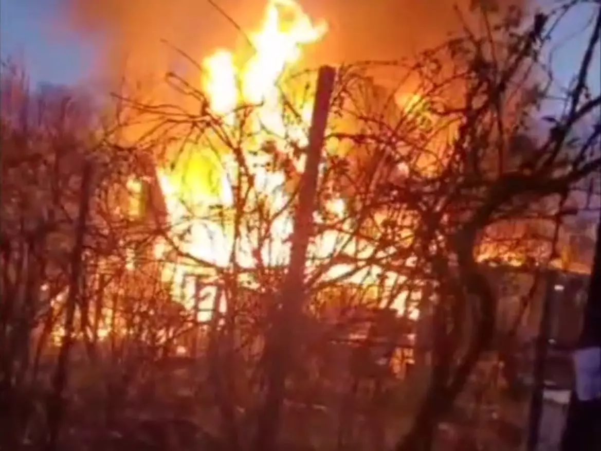 В Ростове 71-летний дедушка лишился своего дома из-за пожара