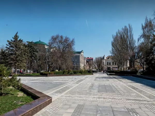 Возле правительства Ростовской области приведут в порядок сквер