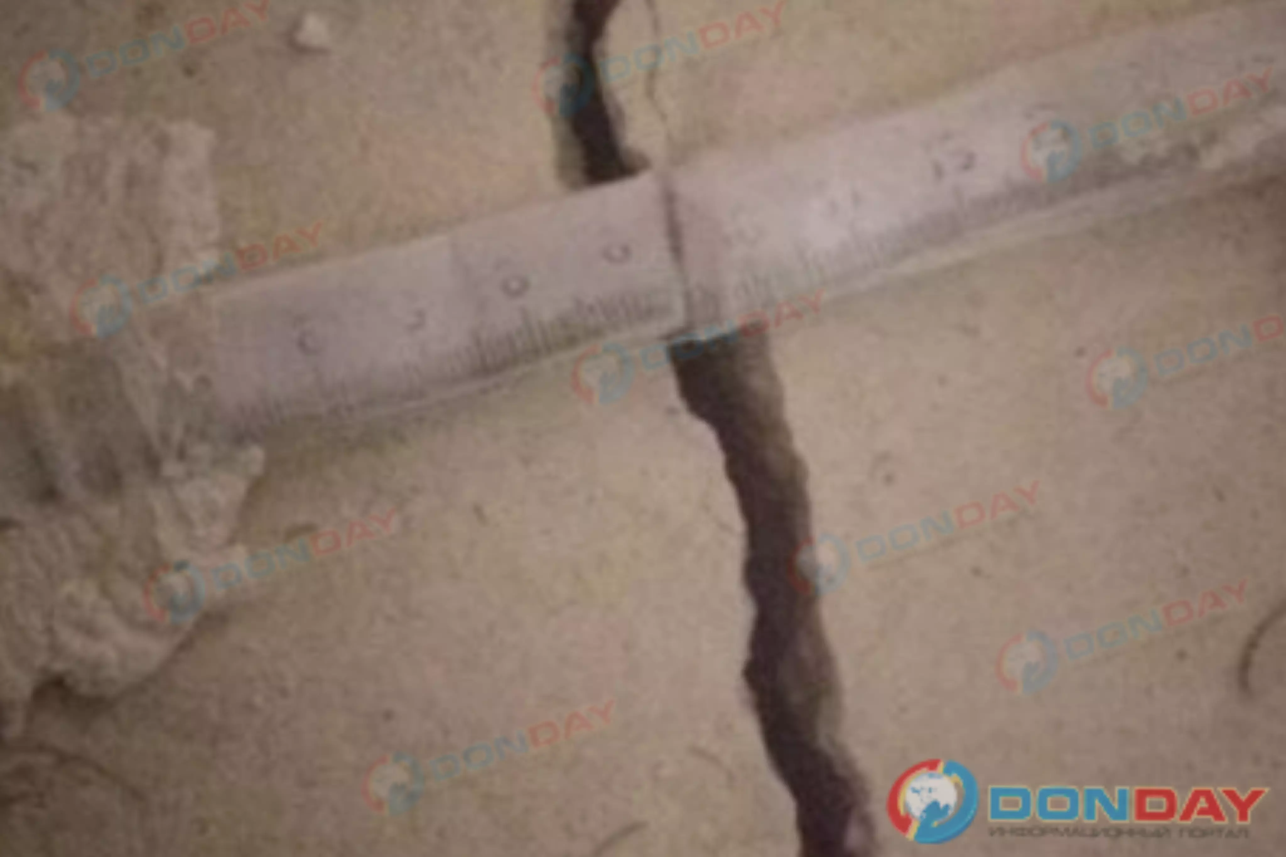 В аварийном доме на Морской в Цимлянске порвались маячки