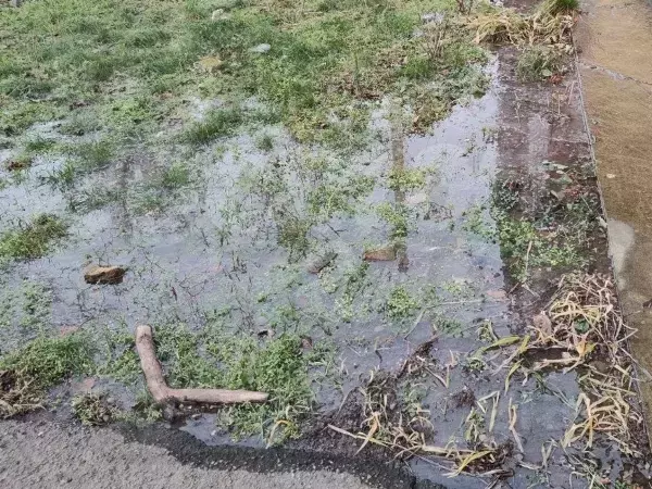 В Ростове починили водовод на улице Школьной, который протекал неделю