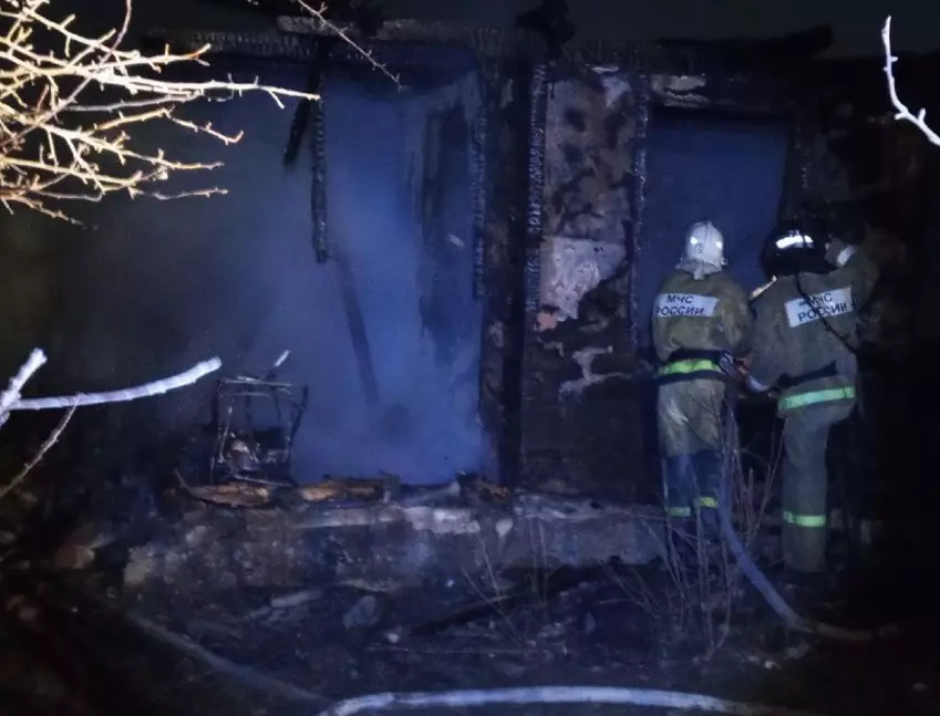 Тела двух мужчин обнаружили в сгоревшем дотла частном доме в Гуково