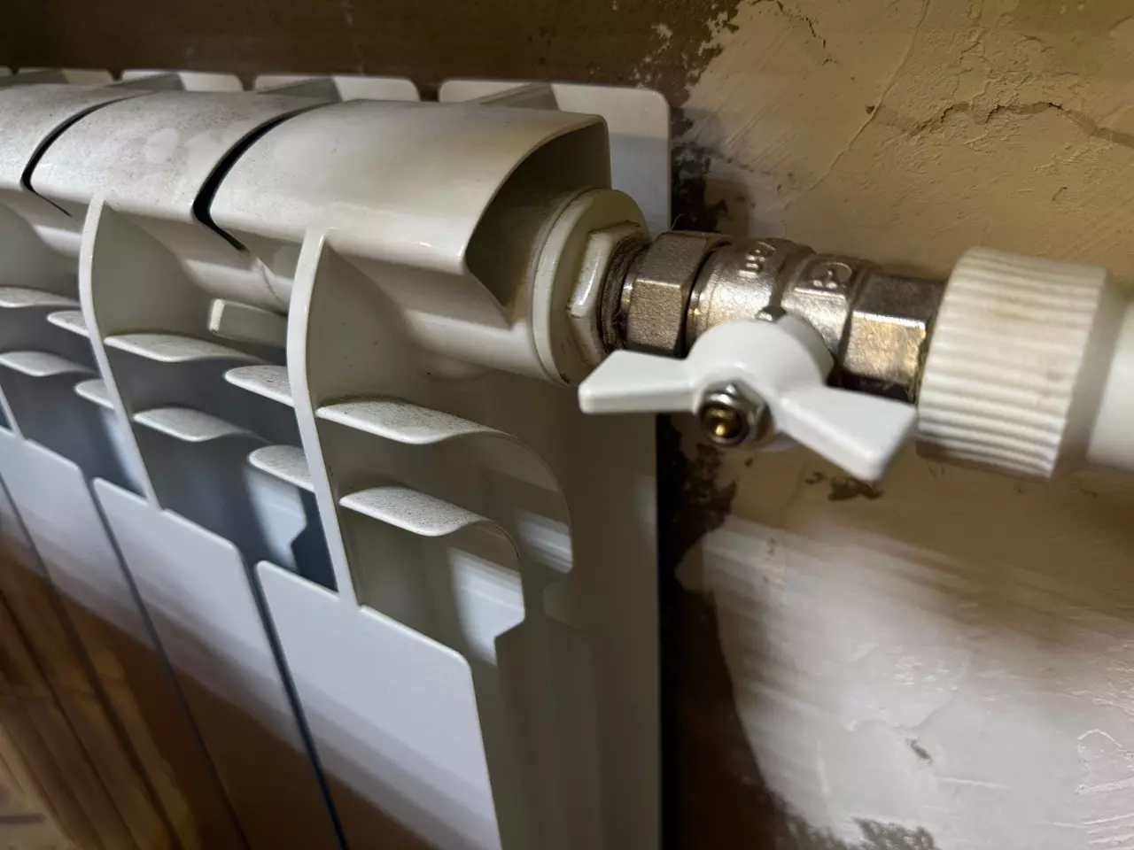 Ростовчанам рассказали, куда обращаться в случае отключения отопления в праздники