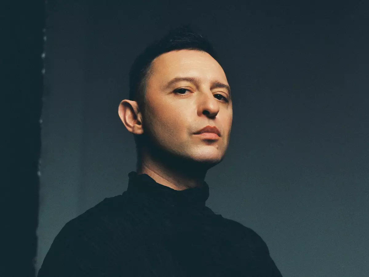 Певец Рома Зверь не придет на презентацию собственной выставки в Ростове