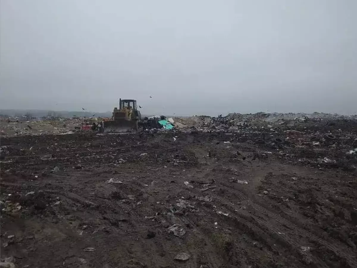 В Новошахтинске потушили мусорный полигон