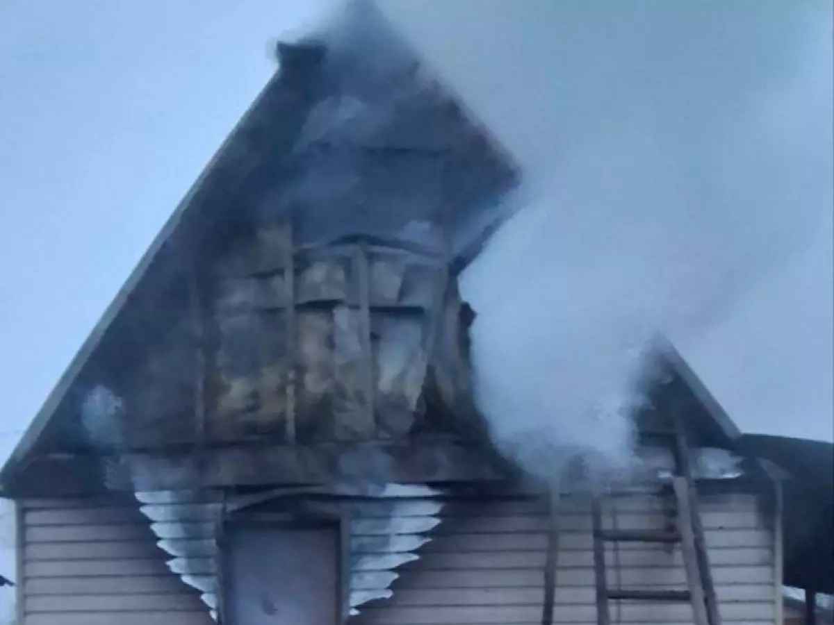 Двое человек едва не погибли при пожарах в Ростовской области 